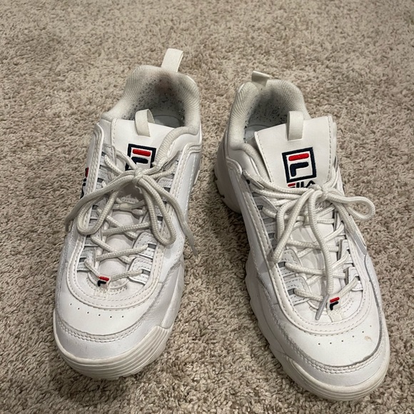 Fila white sneakers size 9.5 - Picture 1 of 4